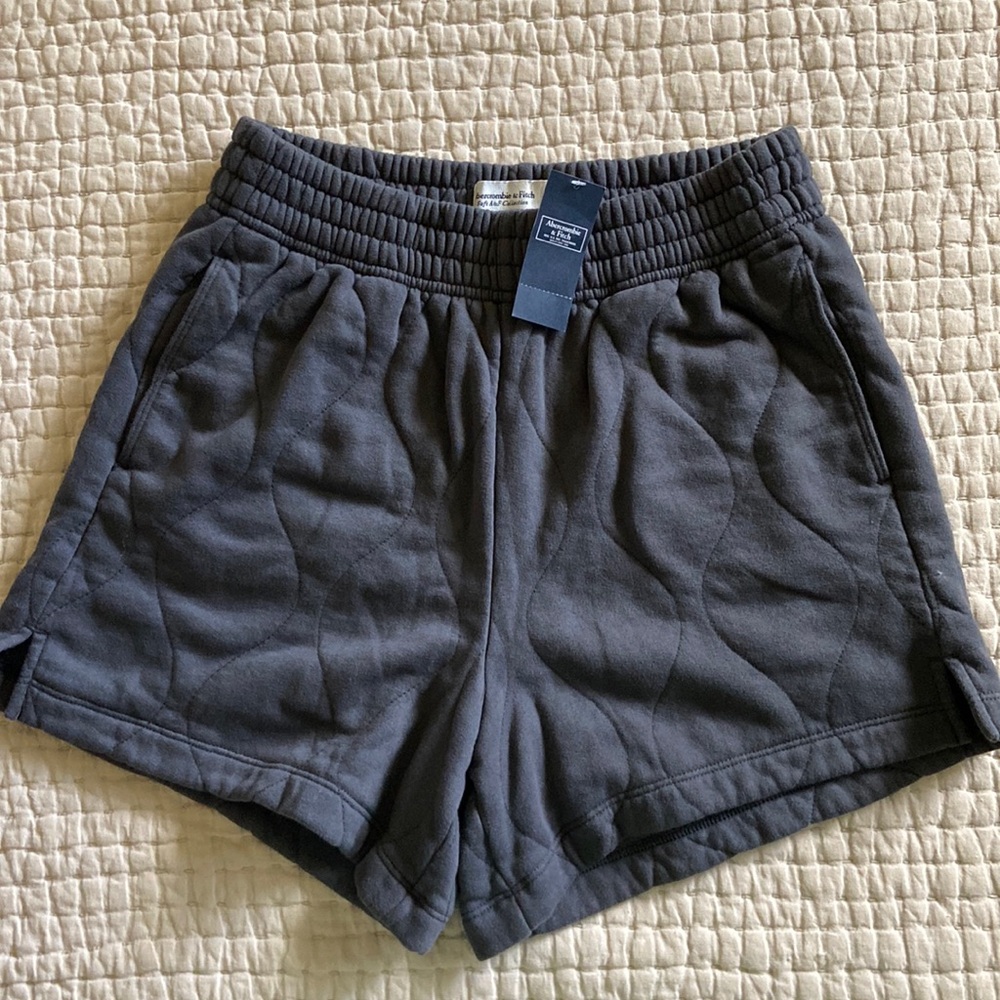 NWT Abercrombie Soft AF quilted shorts
